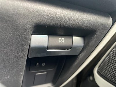 LAND ROVER DEFENDER - 8