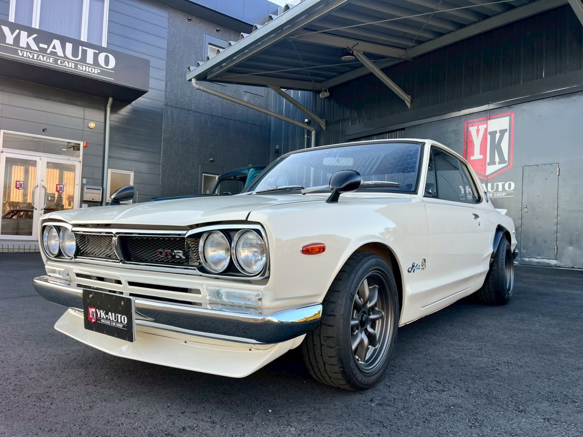 NISSAN SKYLINE COUPE - View 1