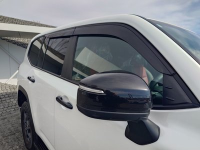 TOYOTA LAND CRUISER 300 - 5