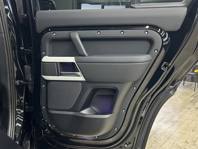 صورة مصغرة 118 لـ 2023 LAND Rover DEFENDER