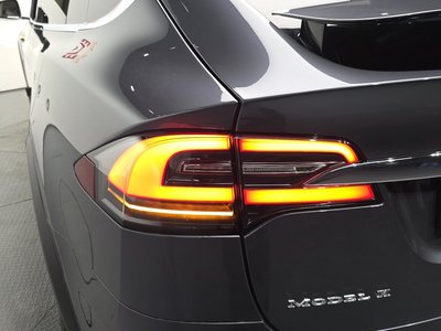 2019 Tesla MODEL X — фото 10