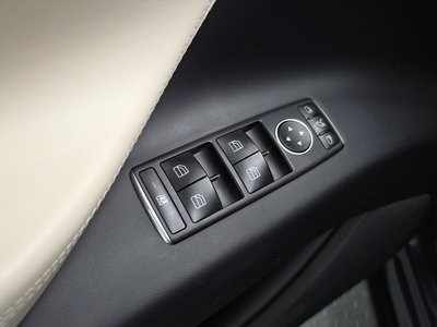 2019 Tesla MODEL X 缩略图 29