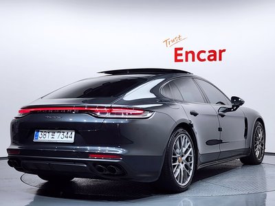 PORSCHE PANAMERA - 4