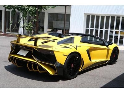صورة 6 لـ 2016 Lamborghini AVENTADOR