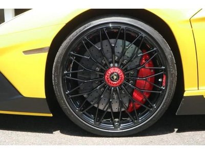 صورة 9 لـ 2016 Lamborghini AVENTADOR