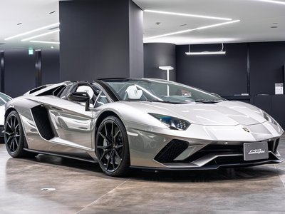 LAMBORGHINI AVENTADOR ROADSTER - 2