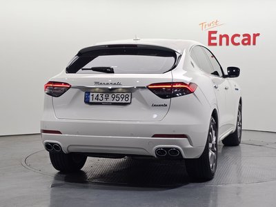 MASERATI LEVANTE - 4