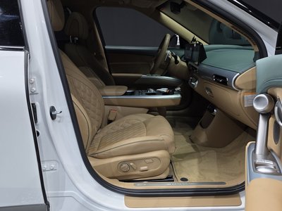 2023 Genesis GV60 — миниатюра 11