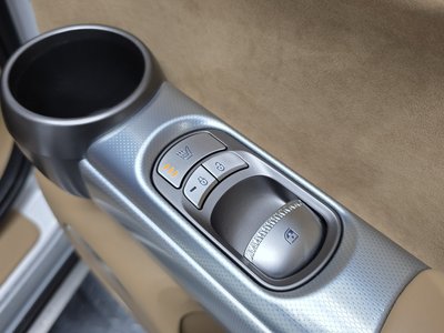 2023 Genesis GV60 — миниатюра 18