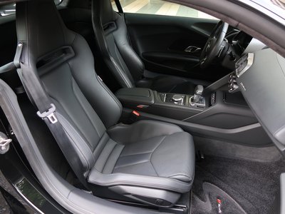 AUDI R8 - 8