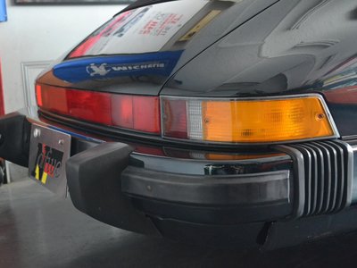 PORSCHE 911 - 10