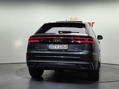 AUDI Q8 - 3