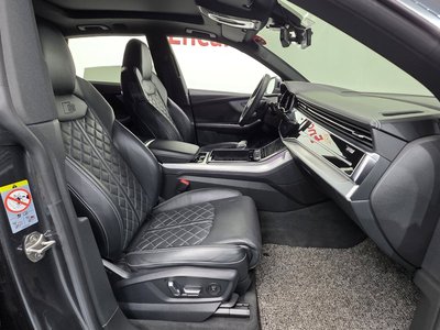 AUDI Q8 - 10