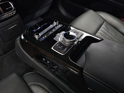 2019 Genesis G90 thumbnail 26