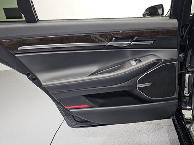 2019 Genesis G90 thumbnail 15