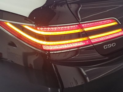 2019 Genesis G90 — фото 10