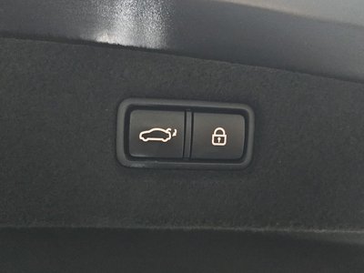 2019 Genesis G90 thumbnail 24