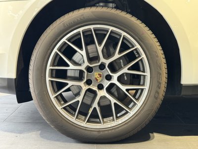 PORSCHE MACAN - 7