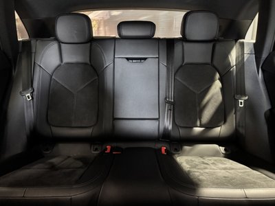 PORSCHE MACAN - 10