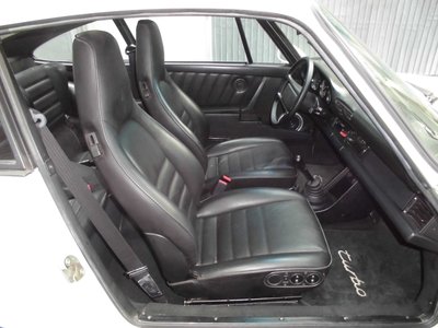 PORSCHE 911 - 9