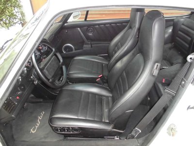 PORSCHE 911 - 8