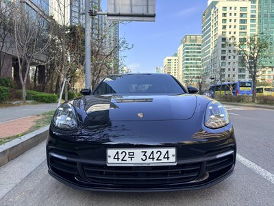 PORSCHE PANAMERA - 4