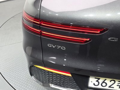 2022 Genesis GV70 — фото 10