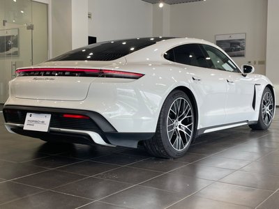 2021 Porsche TAYCAN photo 6
