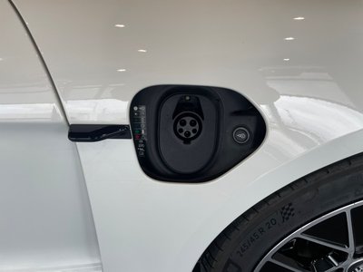 2021 Porsche TAYCAN photo 10