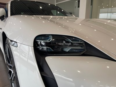 2021 Porsche TAYCAN photo 8