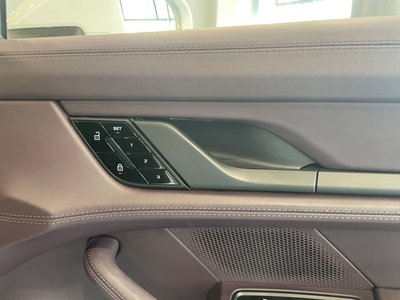 2021 Porsche TAYCAN 缩略图 33
