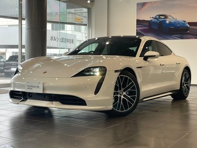 2021 Porsche TAYCAN photo 2