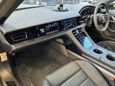 صورة مصغرة 16 لـ 2021 Porsche TAYCAN