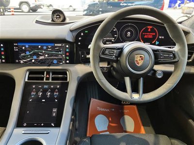 صورة مصغرة 42 لـ 2021 Porsche TAYCAN