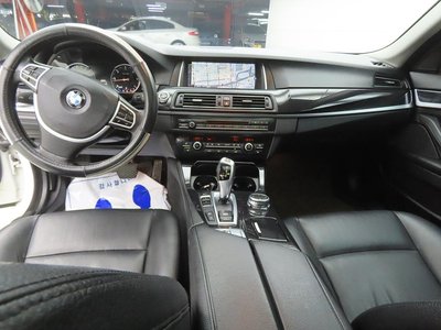 BMW 5 SERIES - 4