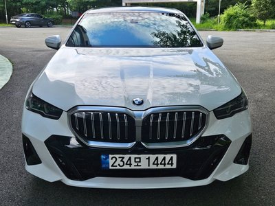 2024 BMW 5 SERIES — фото 1