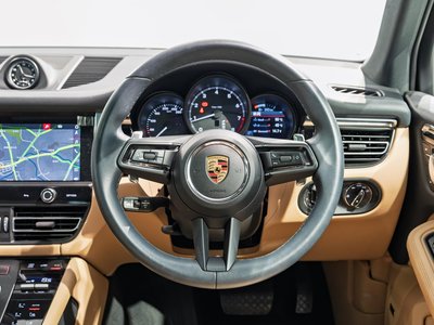PORSCHE MACAN - 6