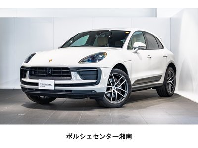 PORSCHE MACAN - 1