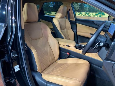 صورة 9 لـ 2023 Lexus NX