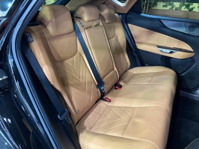 صورة 10 لـ 2023 Lexus NX