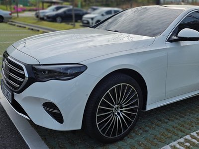 MERCEDES-BENZ E-CLASS - 2