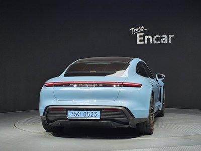 2023 Porsche TAYCAN 照片 3