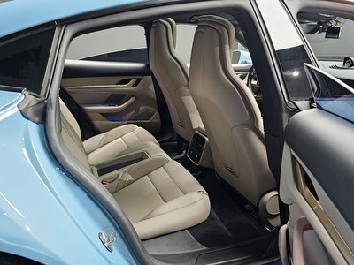 صورة مصغرة 12 لـ 2023 Porsche TAYCAN