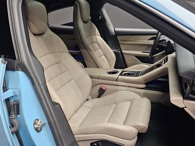 صورة مصغرة 11 لـ 2023 Porsche TAYCAN