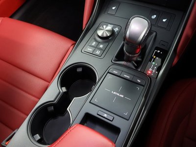 2023 Lexus IS — миниатюра 17