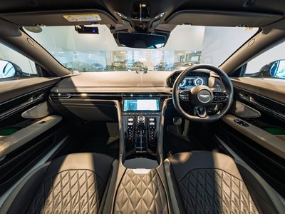 ASTON MARTIN DB12 - 3