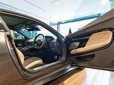 ASTON MARTIN DB12 - 10