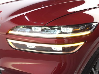 صورة 9 لـ 2022 Genesis GV70