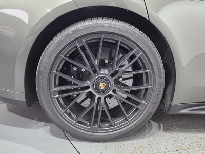 صورة 6 لـ 2025 Porsche PANAMERA