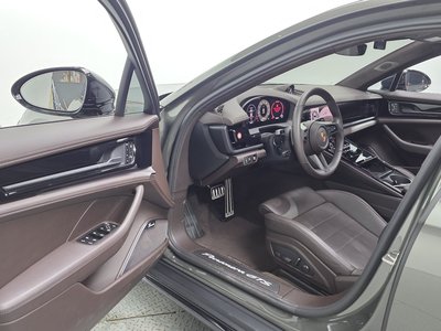 صورة 10 لـ 2025 Porsche PANAMERA
